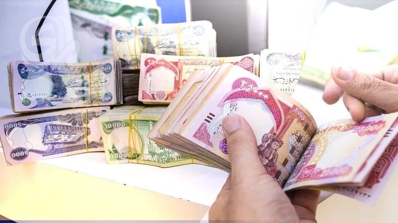تحذيرات من أزمة اقتصادية ومطالب لحماية الرواتب