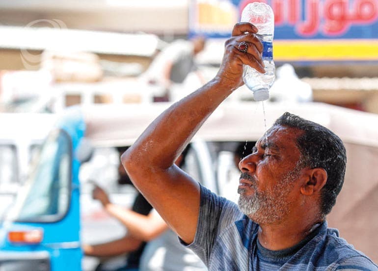 Call to Shorten Official Working Hours Amid Heatwave