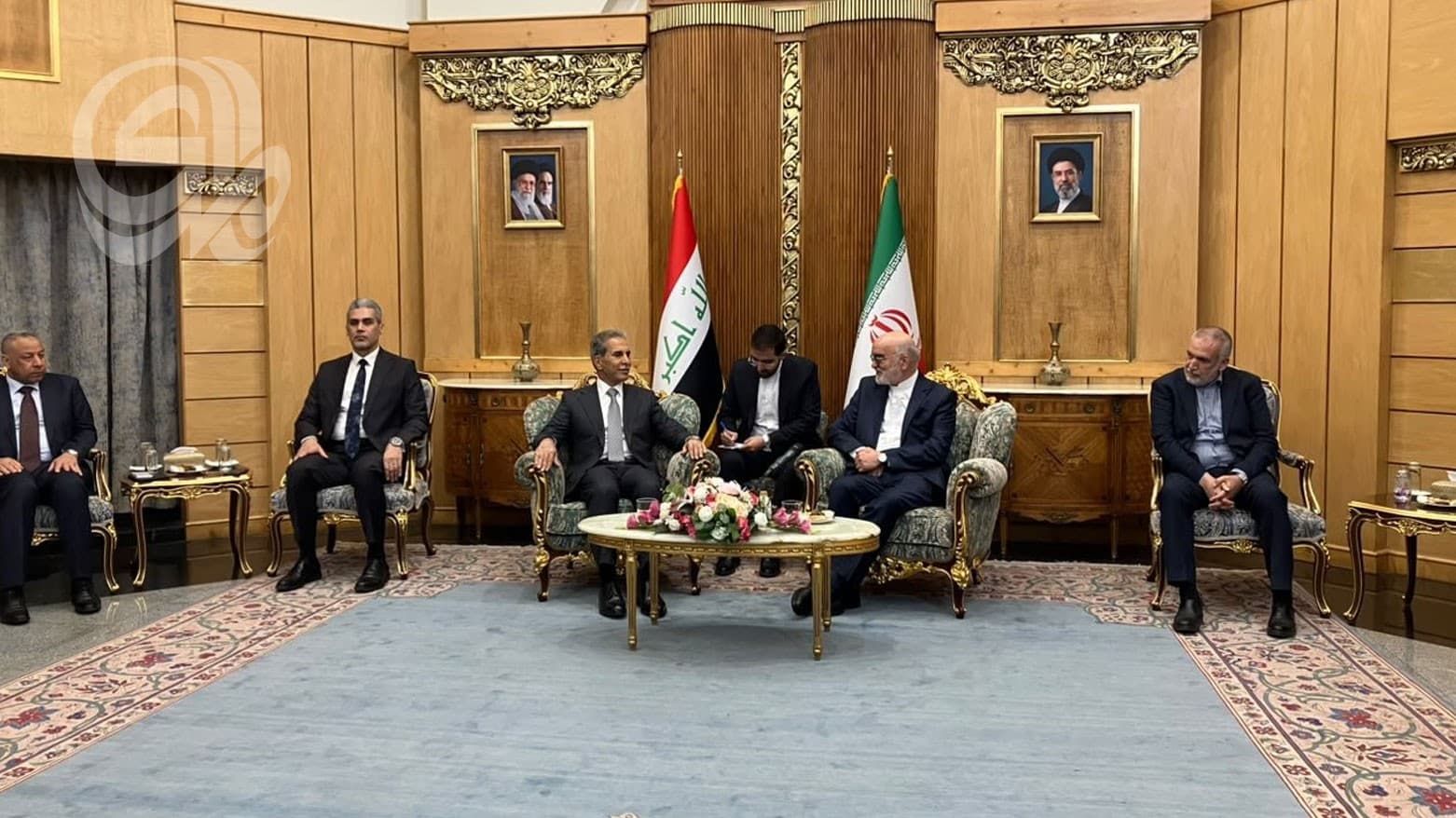 رئيس القضاء يصل طهران مع وفد قضائي