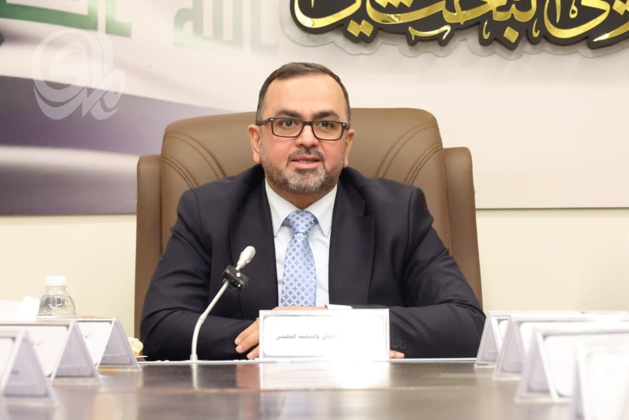 الوزير يناقش عقود ودواء وسلاح خارج البلاد