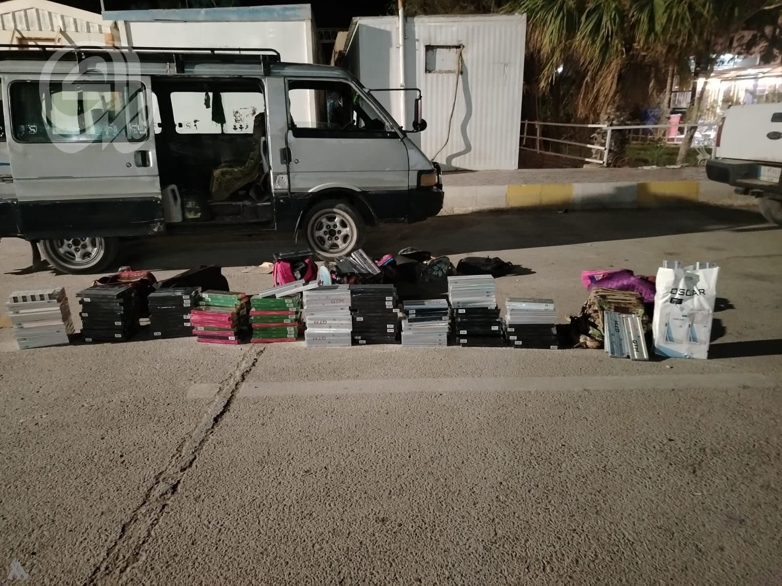 المنافذ تضبط 381 علبة سجائر في زرباطية