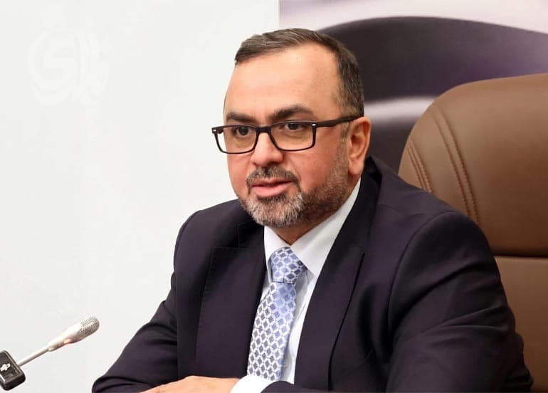 وزير الصحة يسلط الضوء على فساد وزارته