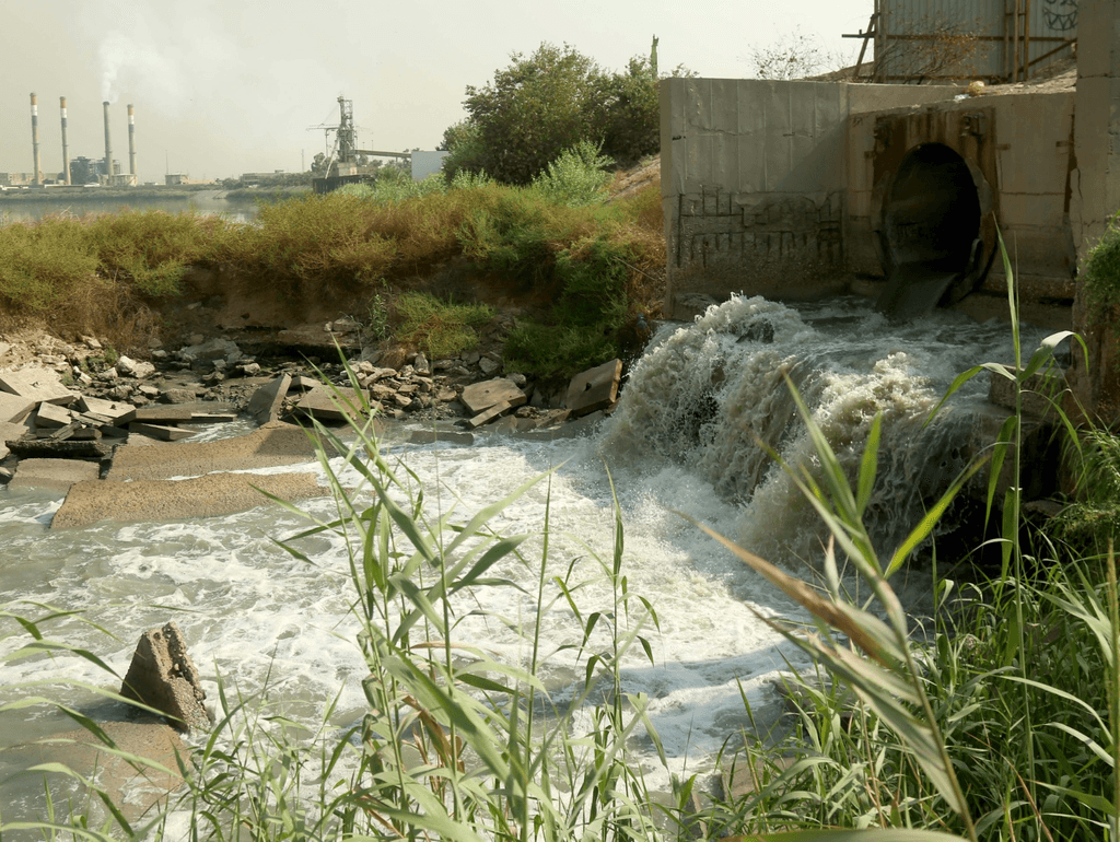 Sewage waste impacts Tigris River