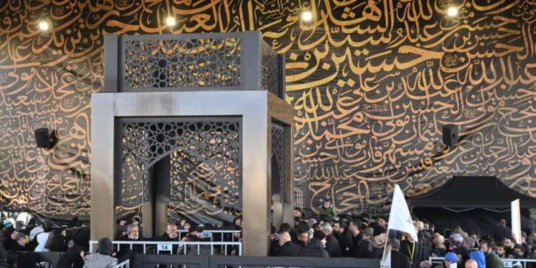 وفد فلسطيني يزور ضريح نصرالله