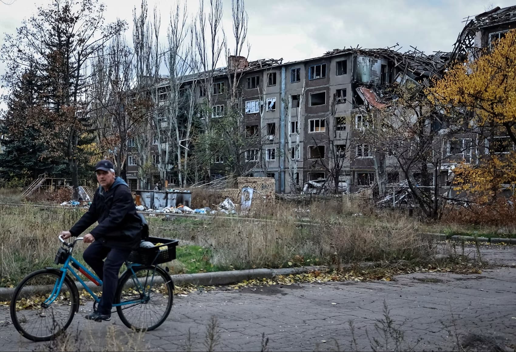 Russia-Ukraine clashes amid US efforts
