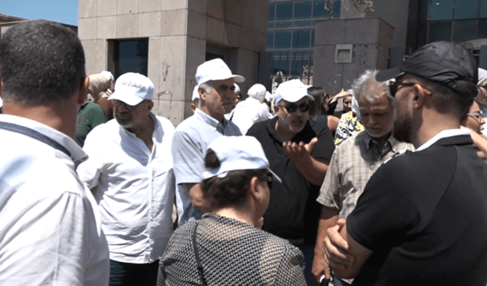 أساتذة متعاقدون يعتصمون في اللبنانية للمطالبة بالتفرغ