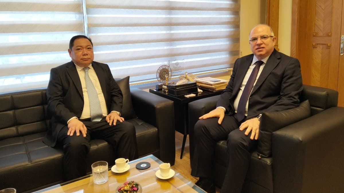 Labour Minister Meets Philippine Ambassador and Union