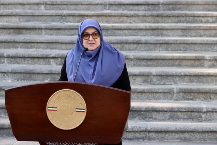 مهاجراني: إيران يمكنها تجاوز الأزمات