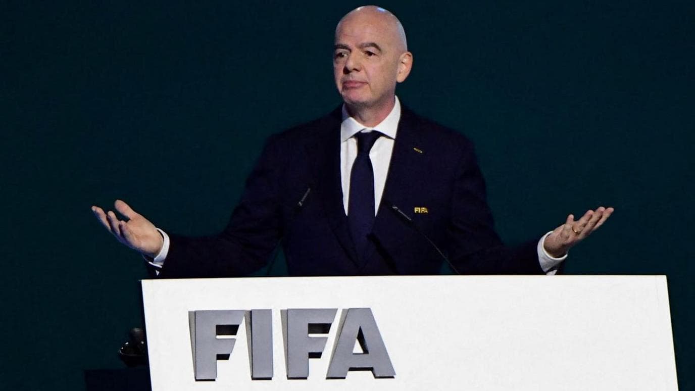 رئيس الفيفا يسعى لدعم ترامب للحفاظ على منصبه