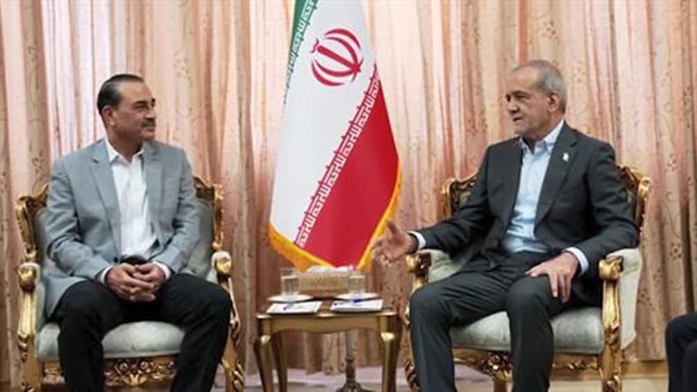 ايران وباكستان تتفقان على فتح مضيق هرمز