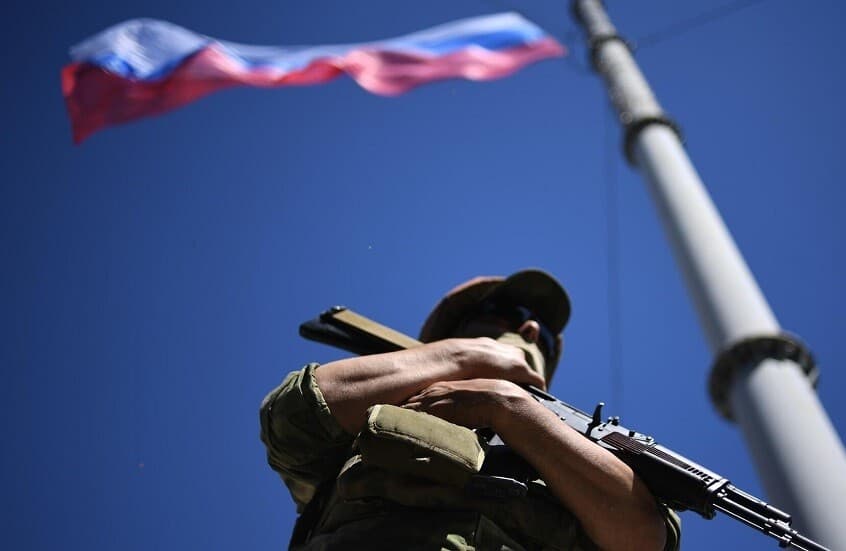 Russian forces breach Ukrainian defenses daily