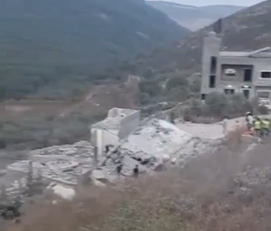 Israeli forces strike Ansar Lebanon