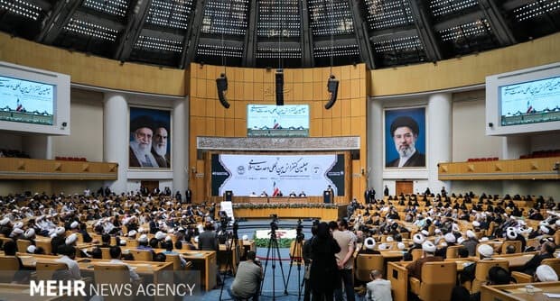 مؤتمر الوحدة في طهران يدعو للتعاون