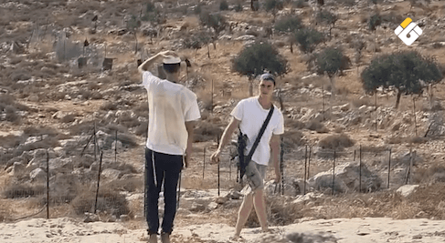 مزارعون في الضفة يحرسون أراضيهم