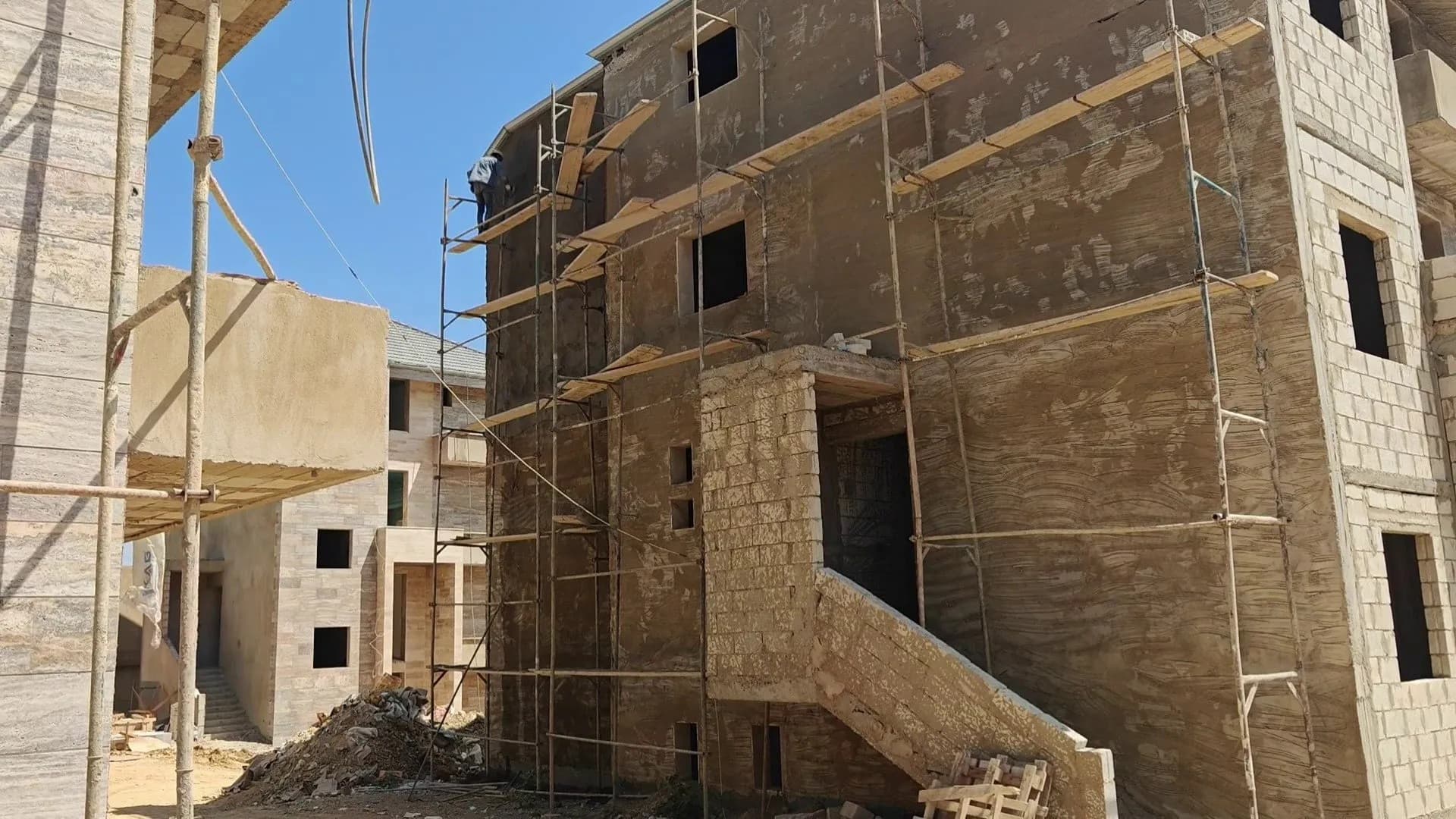 لجنة البقاع والبعلبك الهرمل تطالب بمكافحة فساد البناء