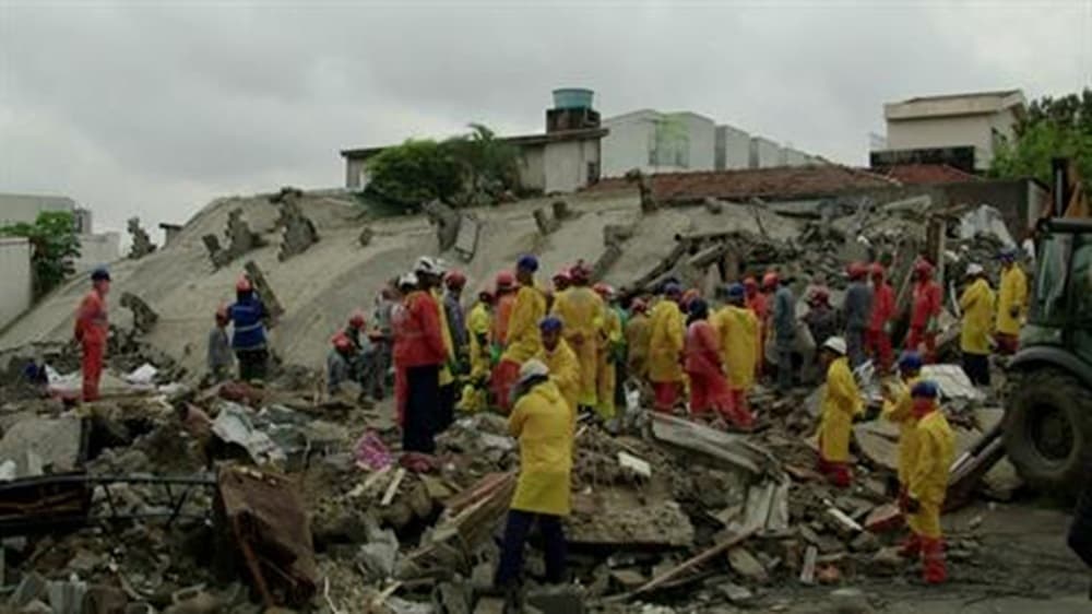 Brazil building collapse in São Paulo causes deaths and injuries