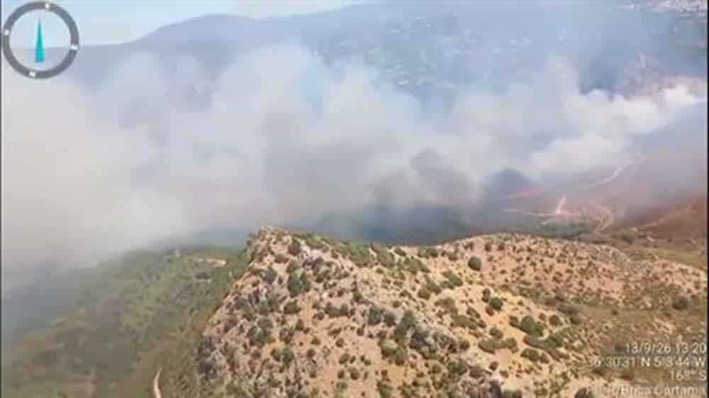 Spain wildfire injures two on Costa del Sol