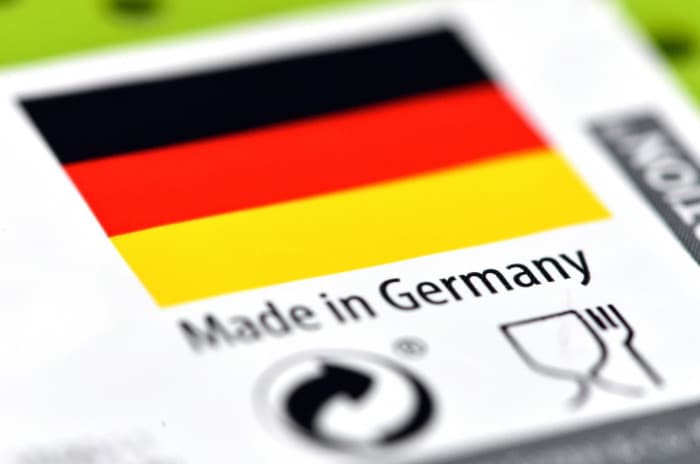 German Factory Orders Rise 1.9%, Exceed Expectations