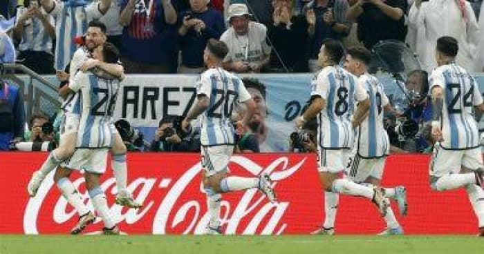 الأرجنتين تتأهل إلى نصف نهائي كأس العالم بعد فوزها على سويسرا