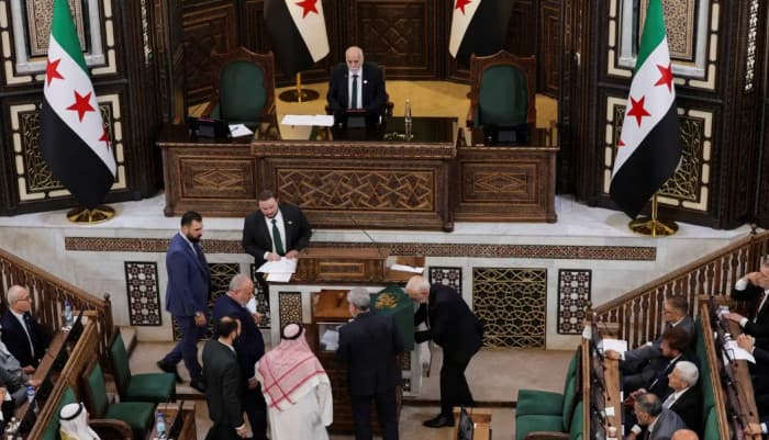عبد الحميد العواك يتولى رئاسة مجلس الشعب السوري