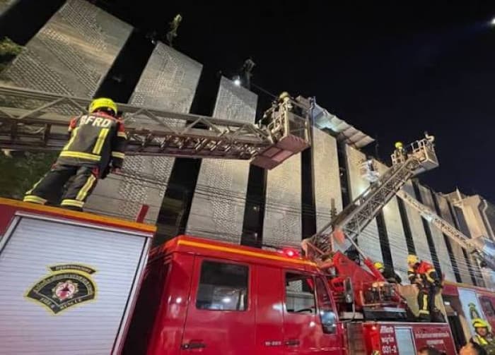 مقتل على الأقل 27 شخصًا في حريق في حانة في بانكوك