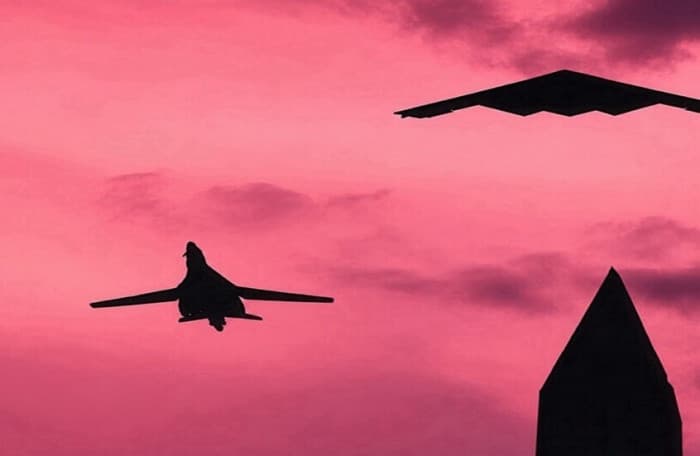 Trump posts picture of heavy bomber flying over Washington