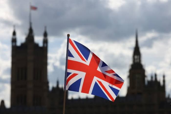 Britain imposes new sanctions on Russian electronic networks