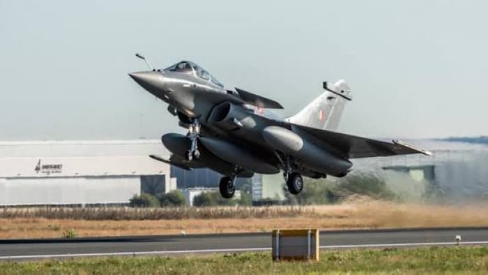 Ukraine signs agreement with France to purchase Rafale aircraft and air defense systems
