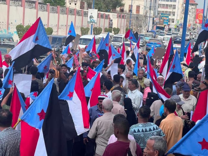 الطوفان الشعبي الجنوبي ينتفض ضد الوصاية ويؤكد سيادة القرار الوطني