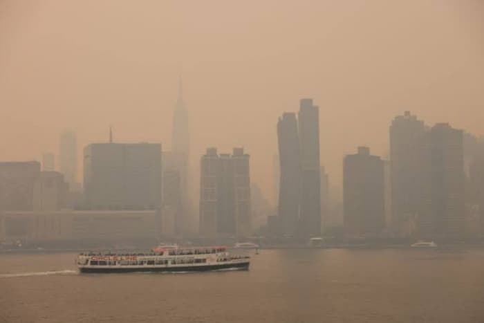U.S. Senator Threatens to Impose Sanctions on Canada Over Forest Fires