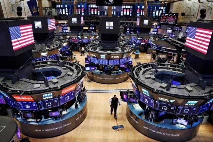 U.S. Stocks Decline at End of Trading on Friday
