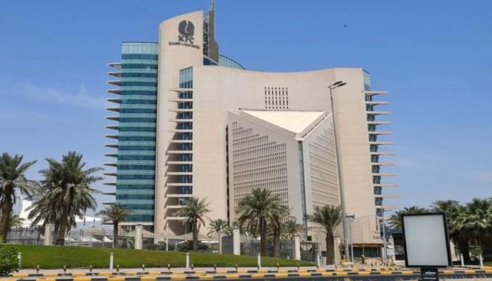 البترول الكويتية: خسائر وإصابات من هجوم إيراني على منشأة نفطية