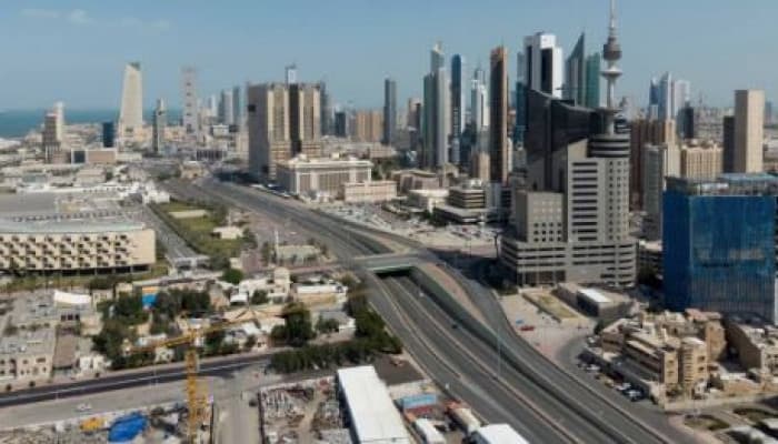 الكويت ترفض هجمات إيران وتحملها المسؤولية