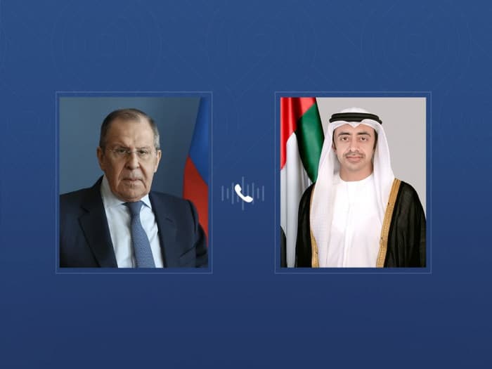 وزير الخارجية الإماراتي يتلقى اتصالاً من الروسي