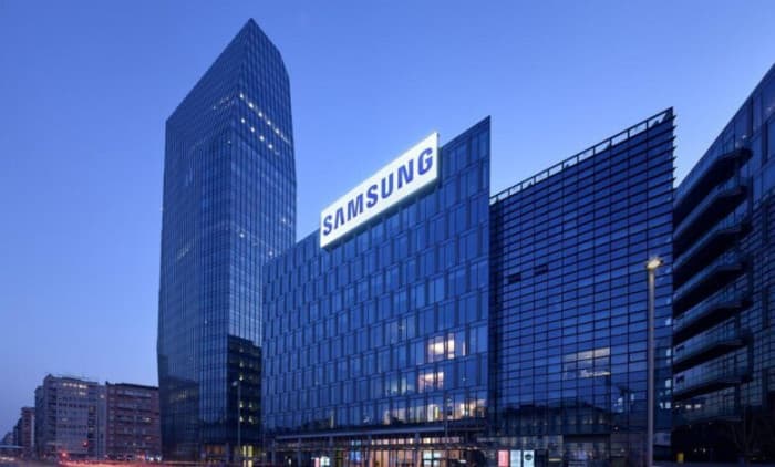 Samsung considers US share listing