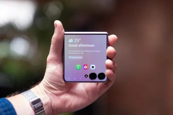 Samsung unveils new foldable phones