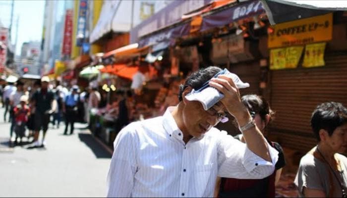 موجة حر شديدة في اليابان تودي بحياة وتدفع 453 للطب