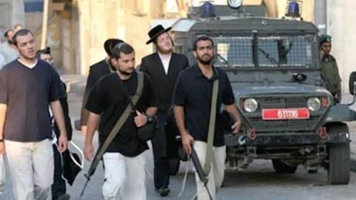 مستوطنون يهاجمون منازل فلسطينية