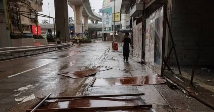 Heavy rains hit southern China as Typhoon Noul landfalls