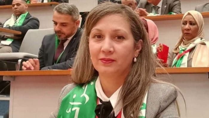 خليدة بوفدش أول سيدة برلمانية جزائرية