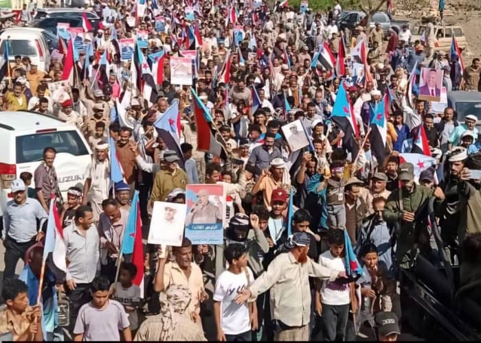 الاصطفاف خلف الزُبيدي لدعم استكمال التحرير