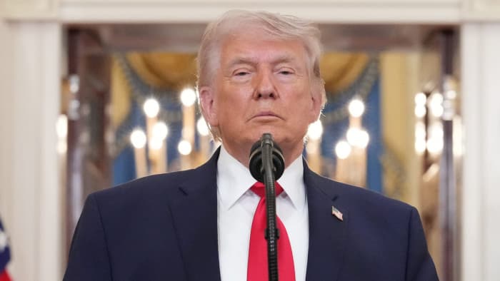 Trump suggests Iran deal on Hormuz