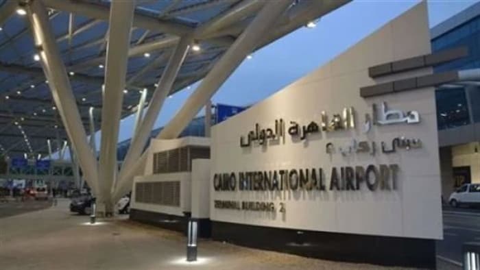 مطار القاهرة يعمل بعد الزلزال