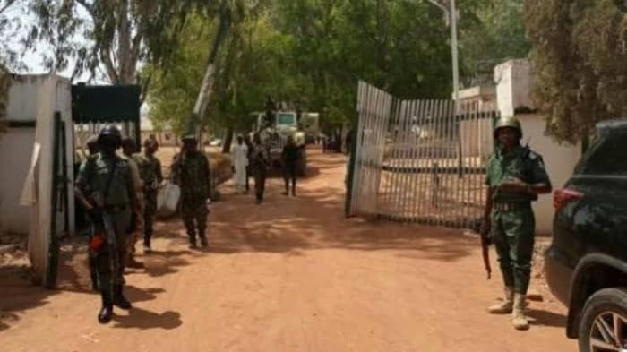 Militants abduct 52 in Nigeria