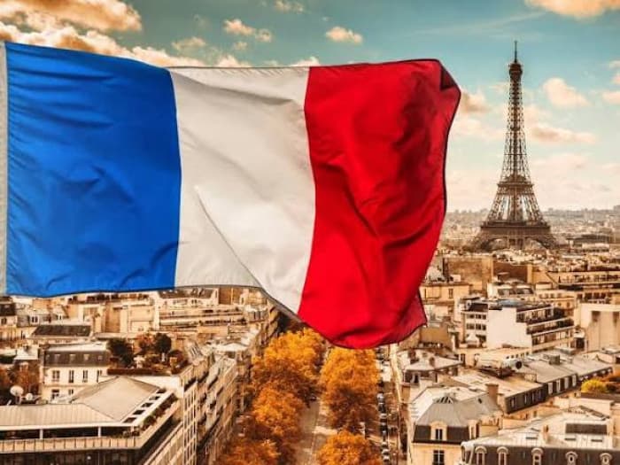 فرنسا وبريطانيا تدرس ضمانات أمنية لأوكرانيا