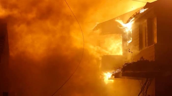 South African swimmer Klas loses home in fire