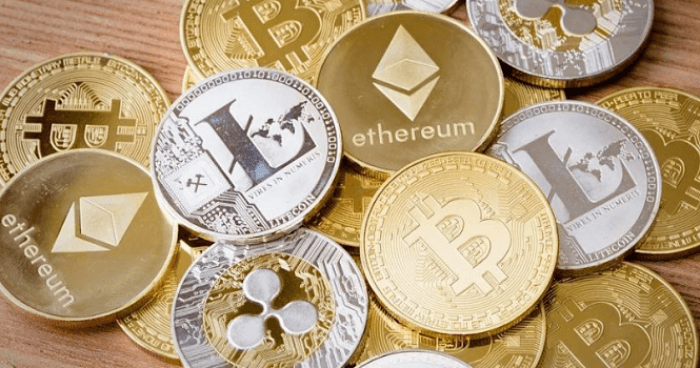 Cryptocurrencies dip before US data