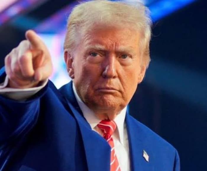 ترامب يأمر بإعادة بناء مهبط المروحيات في البيت الأبيض