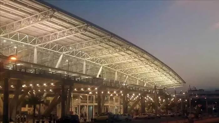 مطار صيني يغلق 388 رحلة بسبب إعصار دولفين