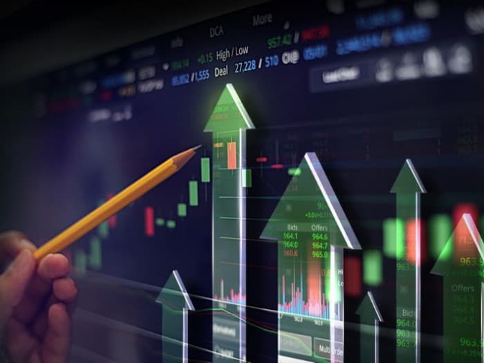 Japanese stocks climb on US tech gains